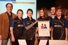 Volksbank Mittelhessen belohnt Jugendarbeit des GSV mit Trikots und einer Geldspende
